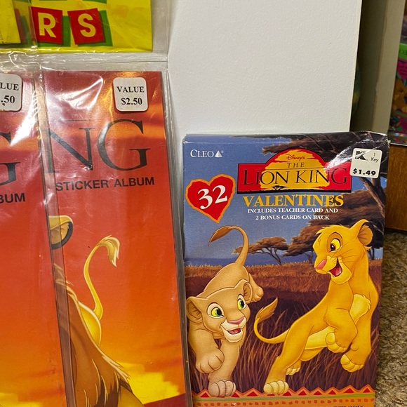 Large lot of vintage Lion King party decorations and miscellaneous items - Picture 9 of 9